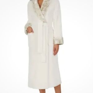 Carol Hochman Long Plush Wrap Robe